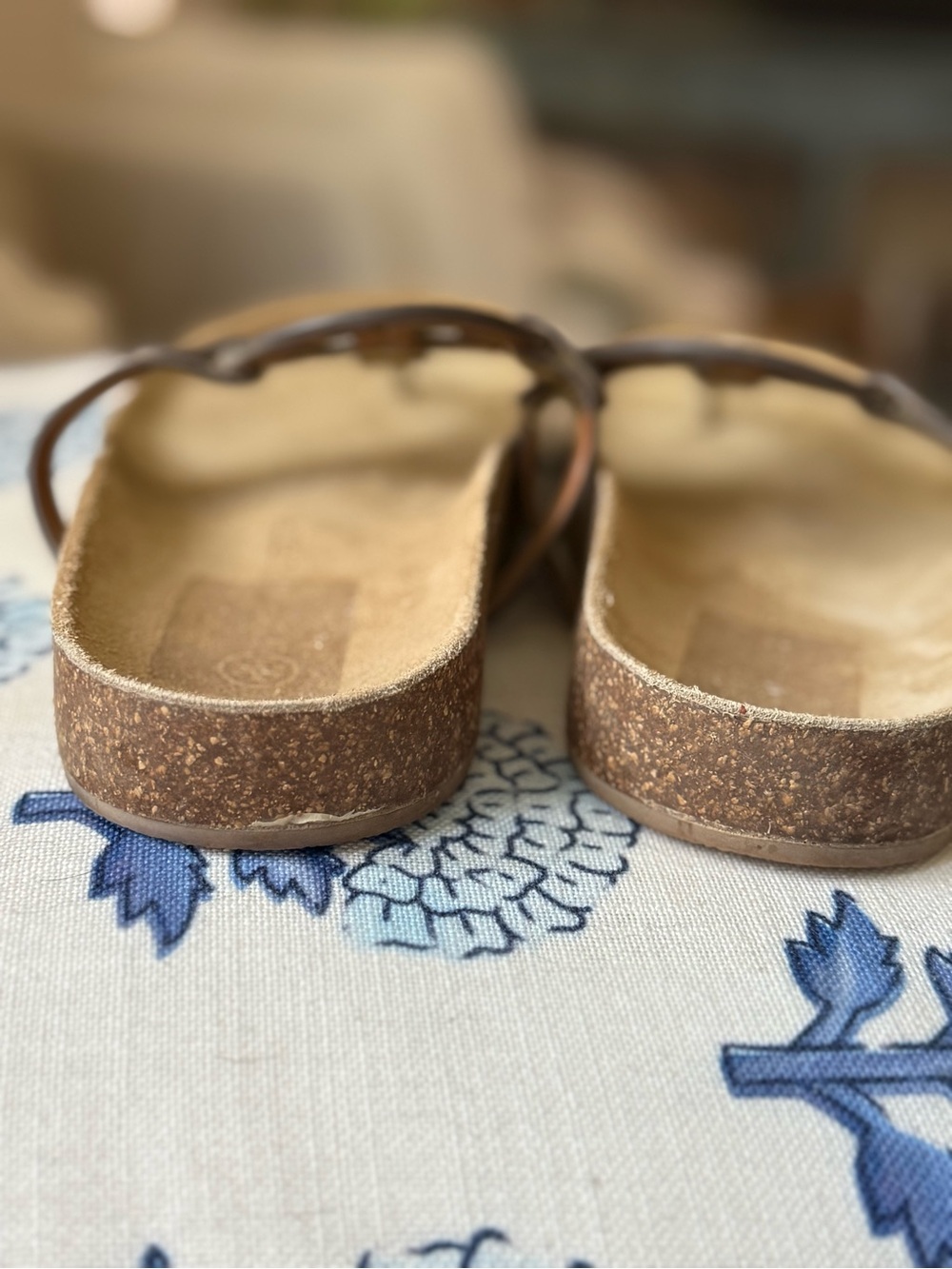 Tory Burch Gold Metallic Miller Logo Thong Sandals - Picture 4 of 5